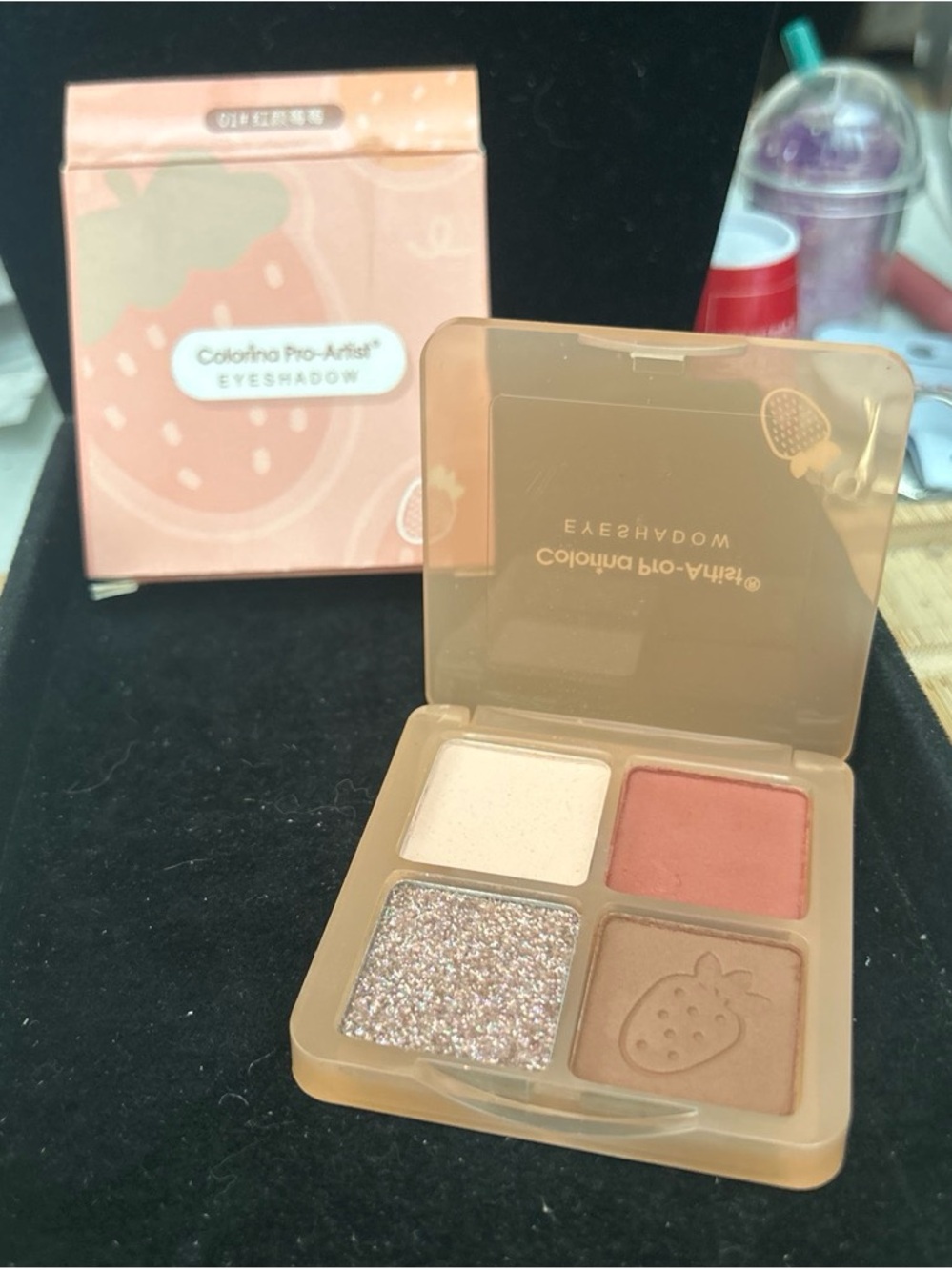 Eye shadow pallete